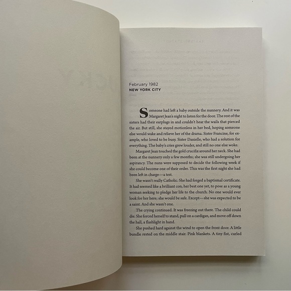 Lucky by Marissa Stapley Crime Fiction Paperback Novel - Picture 4 of 4